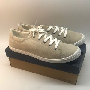 G.H Bass & Co Womenś Size 11  Sneakers